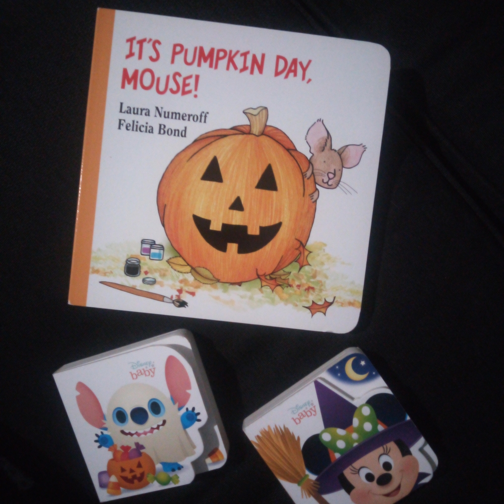 Halloween Mouse and Pumpkin Costume Set with Book